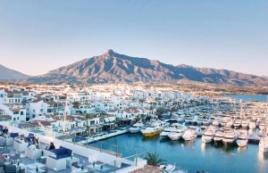 10 x 3.5 Metros Amarre Puerto Deportivo de Puerto Banus En Venta