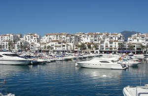 10 x 3.5 Metros Amarre Puerto Deportivo de Puerto Banus En Venta