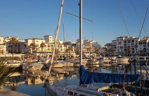 10 x 3.5 Metros Amarre Puerto Deportivo de Puerto de la Duquesa En Venta