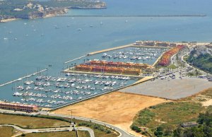 10 x 3.6 Metros Amarre Puerto Deportivo de Portimao En Venta