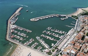 10 x 3.75 Metros Amarre Puerto Deportivo de Cambrils En Venta