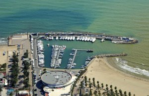 10 x 4 Metros Amarre Puerto Deportivo de Club Nàutic Salou En Venta