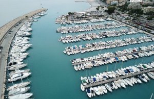 10 x 4 Metros Amarre Puerto Deportivo de Port St Laurent du Var En Venta