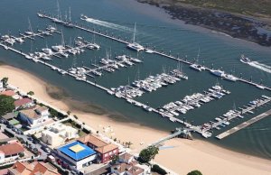 12 x 4.5 Metros Amarre Puerto Deportivo de Club Nautico Punta Umbria En Venta