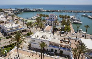 12 x 4 Metros Amarre Puerto Deportivo de Estepona En Alquiler