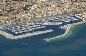 15 x 4.5 Metros Amarre Puerto Deportivo de Port Masnou En Venta