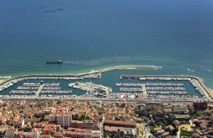 15 x 4.5 Metros Amarre Puerto Deportivo de Port Masnou En Venta