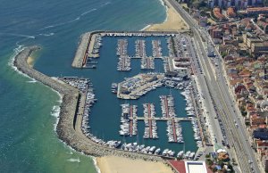 15 x 4.5 Metros Amarre Puerto Deportivo de Port Masnou En Venta