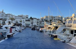 18 x 4.8 Metros Amarre Puerto Deportivo de Puerto Banus En Venta