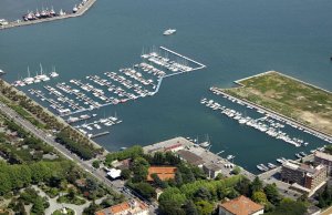 60 x 13 Metros Amarre Puerto Deportivo de Port Mirabello , La Spezia en venta