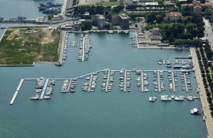 60 x 13 Metros Amarre Puerto Deportivo de Port Mirabello , La Spezia en venta