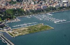 60 x 13 Metros Amarre Puerto Deportivo de Port Mirabello , La Spezia en venta