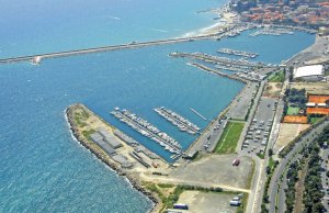 28.6 x 7 Metros Amarre Puerto Deportivo de Porto di Imperia en venta