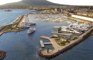 100 x 18 Metros Amarre Puerto Deportivo de di Stabia En Venta