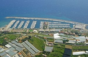 10.8 x 3.8 Metros Amarre Puerto Deportivo de Degli Aregai