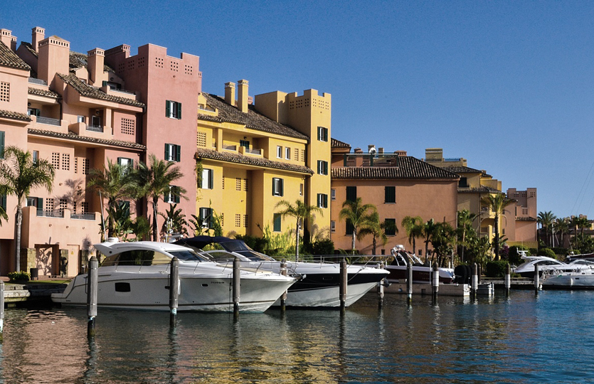 35 x 7.5 Metros Amarre Puerto Deportivo de Sotogrande En Alquiler 35 x 7.5 Metros Amarre Puerto Deportivo de Sotogrande En Alquiler