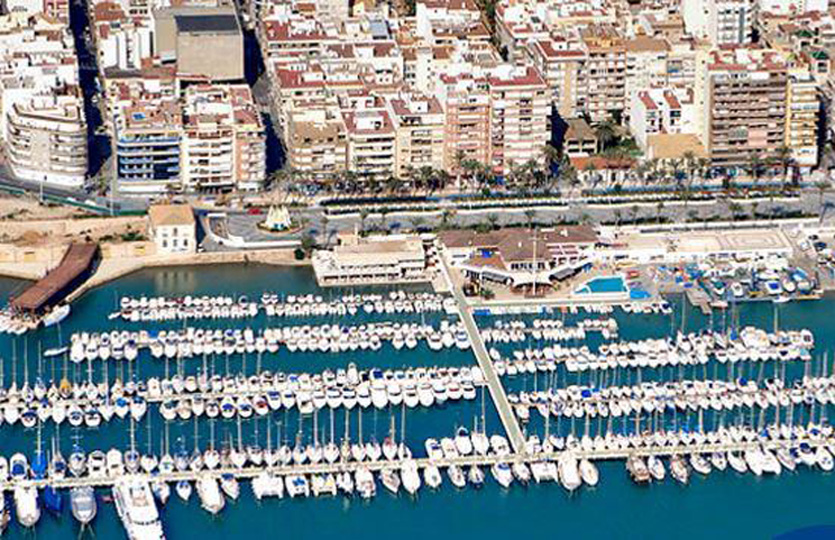 10 x 3.5 Metros Amarre Puerto Deportivo de CN Torrevieja En Venta 10 x 3.5 Metros Amarre Puerto Deportivo de CN Torrevieja En Venta
