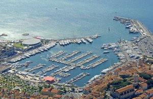 60 x 20 Metros Amarre Puerto Deportivo de Le Vieux - Port De Cannes En Venta