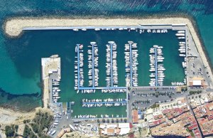 7.6 x 2.6 Metros Amarre Puerto Deportivo de Club Nautico Moraira En Venta